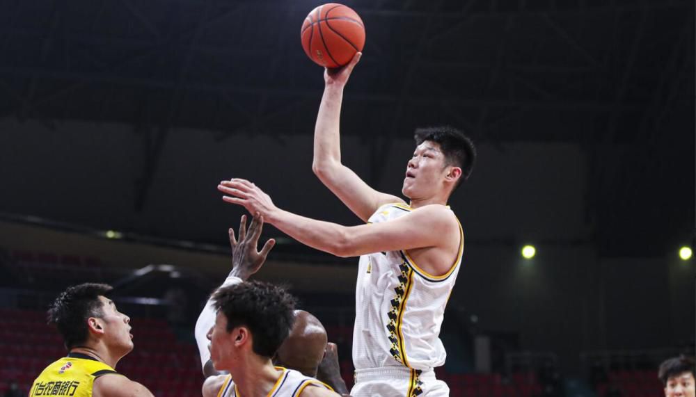 退休差人豹叔膝下有儿子阿国（张国强 饰）和养子阿定（刘德华 饰），阿国曾是国际刑警，现在返港担负督察；而阿定章混迹黑道，固然收进丰富并颇得老板杨东海欣赏，但阿定谢绝贩毒令杨东海很难堪。阿定与阿国情同骨肉，但并未刺探彼此工作。不久，阿国受命查询拜访杨东海一伙，同时阿定中了杨东海苦肉计，不能不与毒贩联系，成果激发决战苦战。背负杀人嫌疑的阿定被阿国追索，侥幸逃走后扳连后者遭警队惩罚。另外一方面，阿定和阿国在警队中的仇家步步紧逼他们，终究身故，而阿定的女友雯雯（萧红梅 饰）为阿定几回犯险，阿定不忍弃她而往独自出国逃难，
